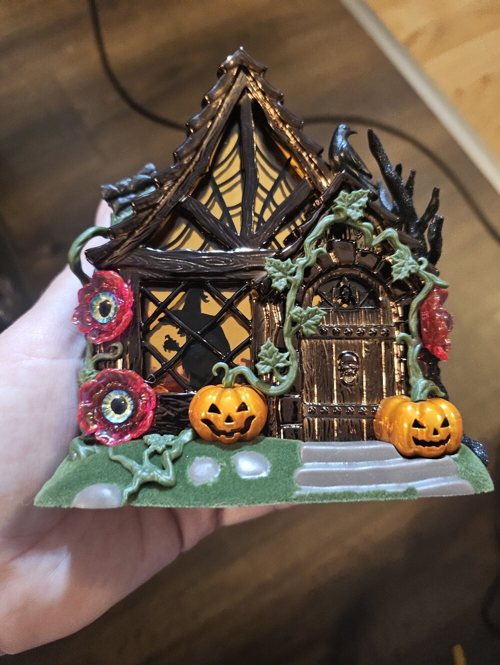 Bath Body Works HALLOWEEN Haunted Witch Cottage Projector Wallflower Plug In - Picture 6 of 12